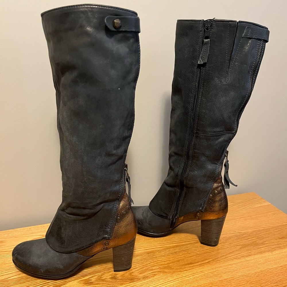 MJUS boots, size 40